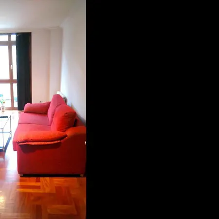 With One Bedroom In - 1 Km From The Beach Apartmán Gijón