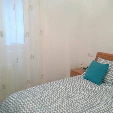 With One Bedroom In - 1 Km From The Beach شقة خيخون
